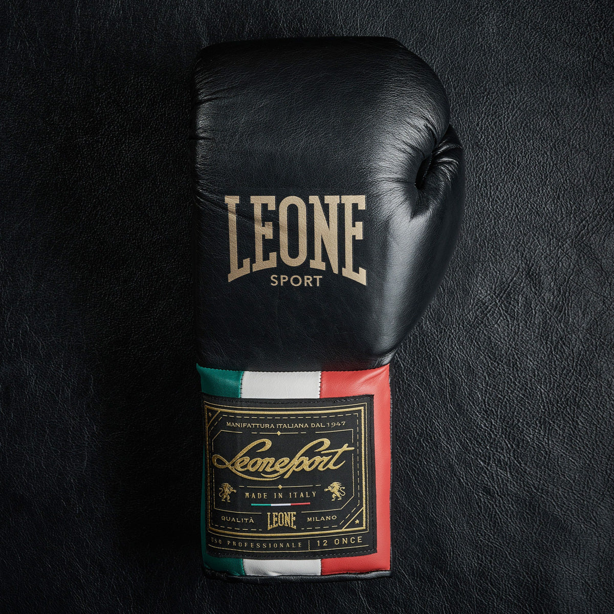 Boxing gloves Leone Orlando Tricolore with black laces  - Image 15