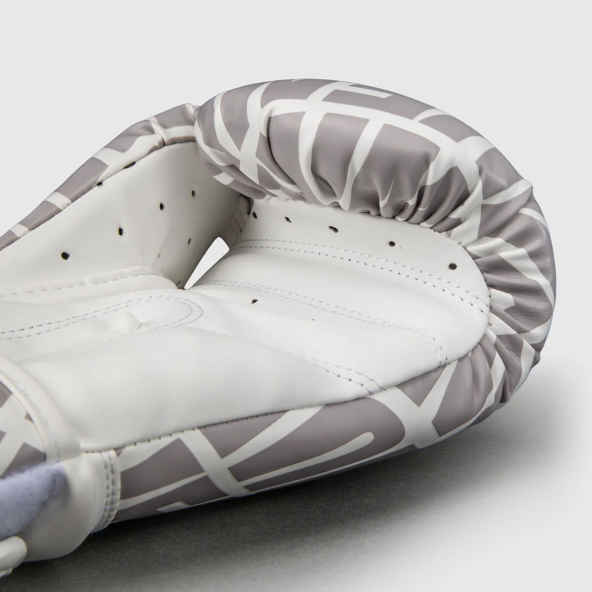 Boxing gloves Venum Contender 1.5 XT 3D White-gold - Image 3