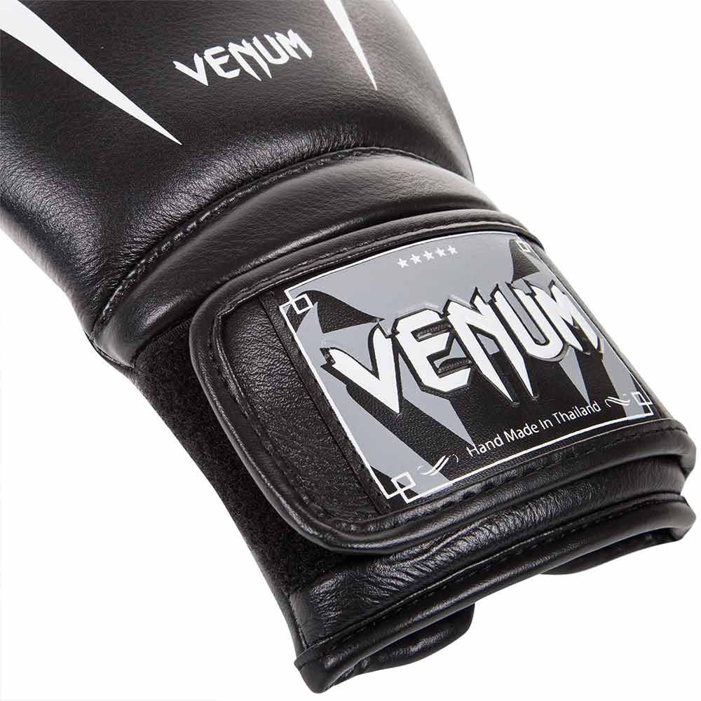 Boxing gloves Venum Giant 3.0 in Black-White Nappa  - Image 3