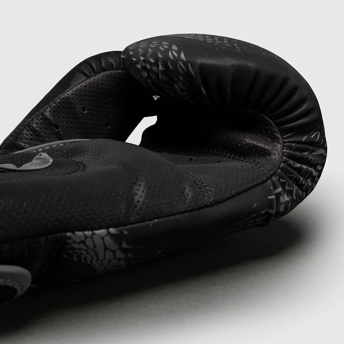 Boxing gloves Venum Matupa Black-gray  - Image 3