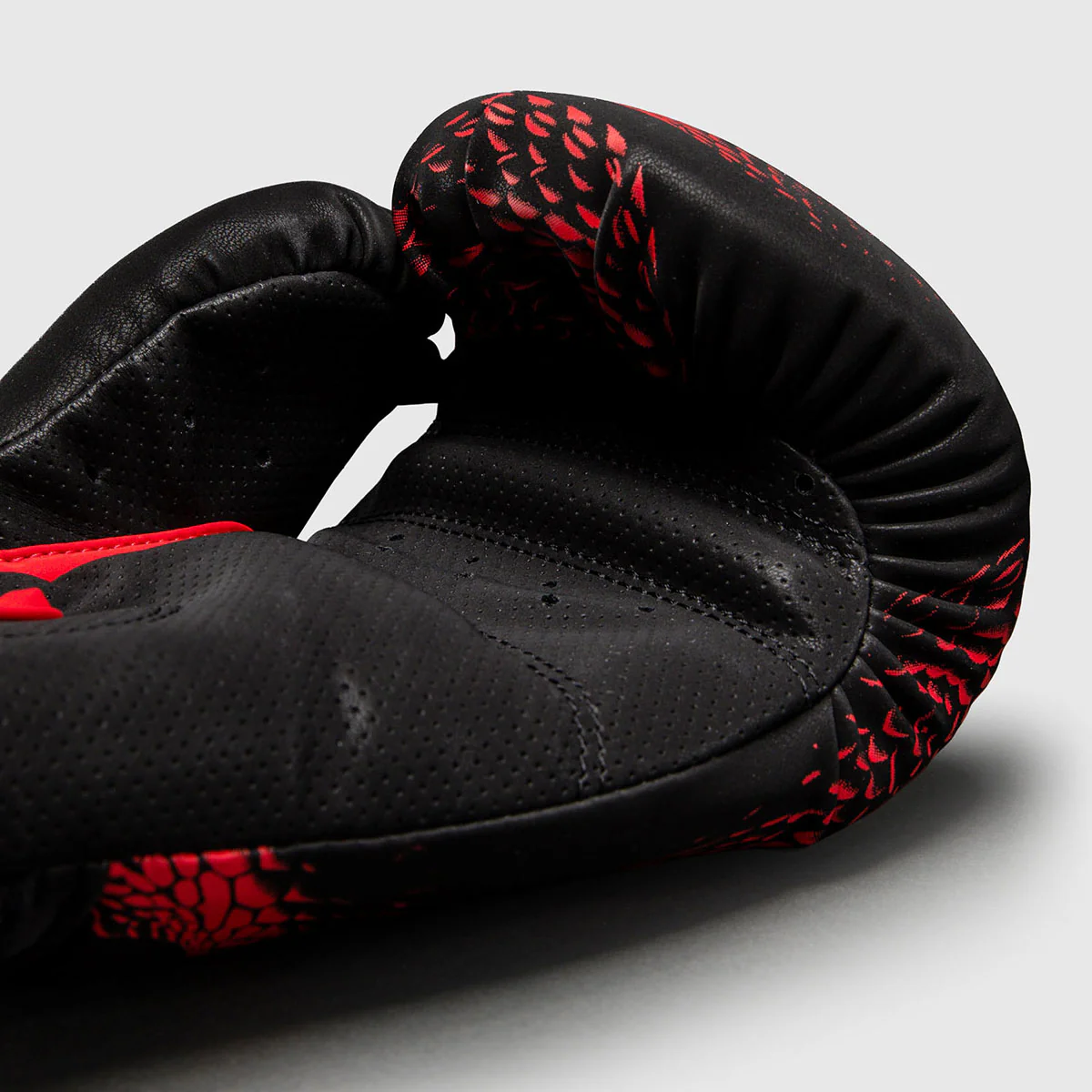 Boxing gloves Venum Matupa Black-red  - Image 3