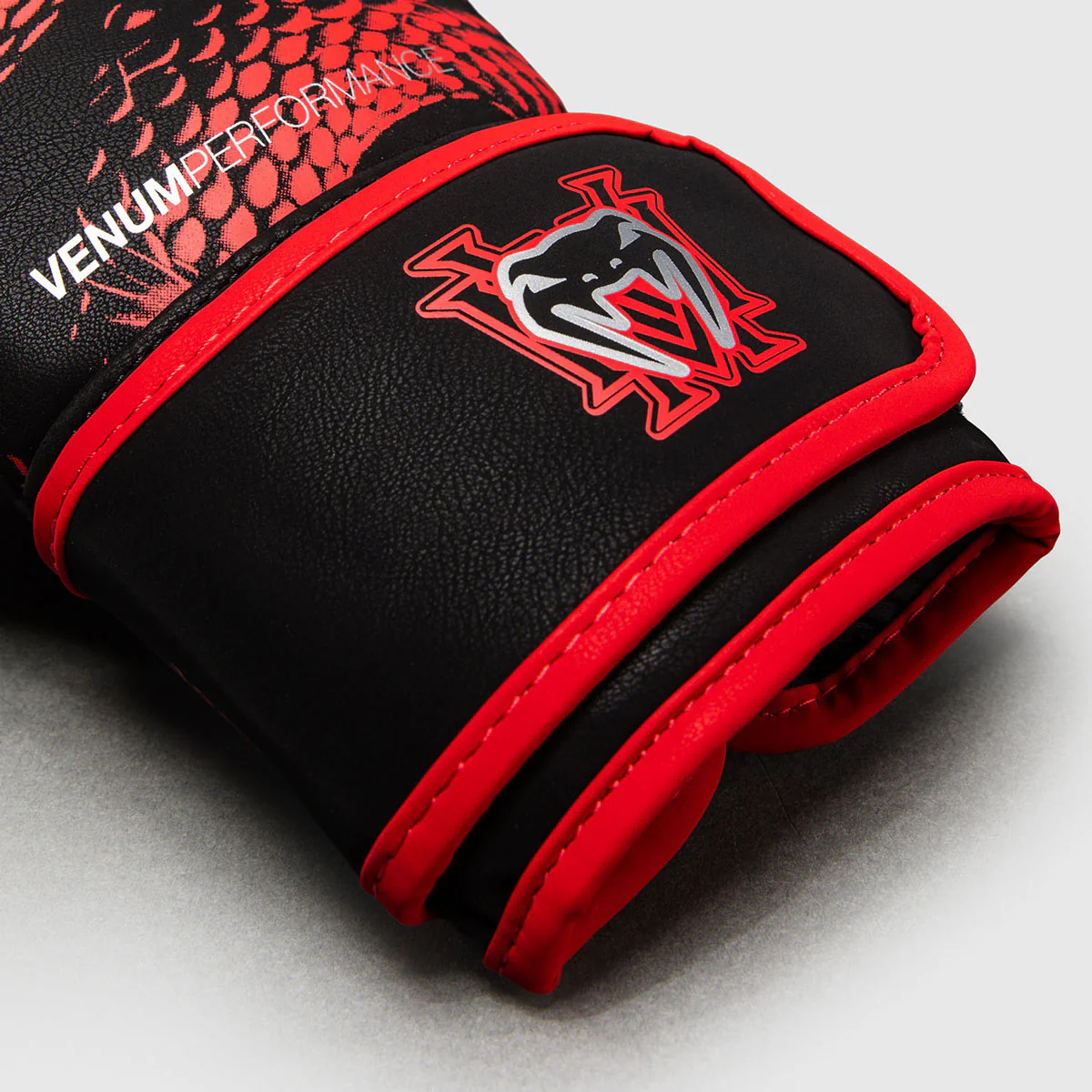 Boxing gloves Venum Matupa Black-red  - Image 4