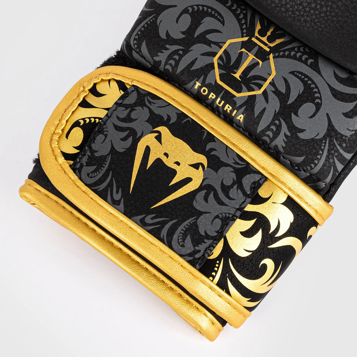 MMA gloves 8 Oz Venum x Ilia Topuria Unmatched  - Image 6