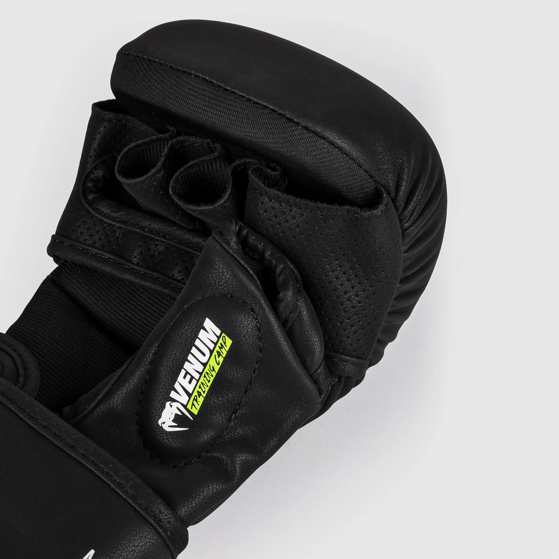 MMA gloves 7 Oz Venum Training Camp 4.0 sparring  - Image 4