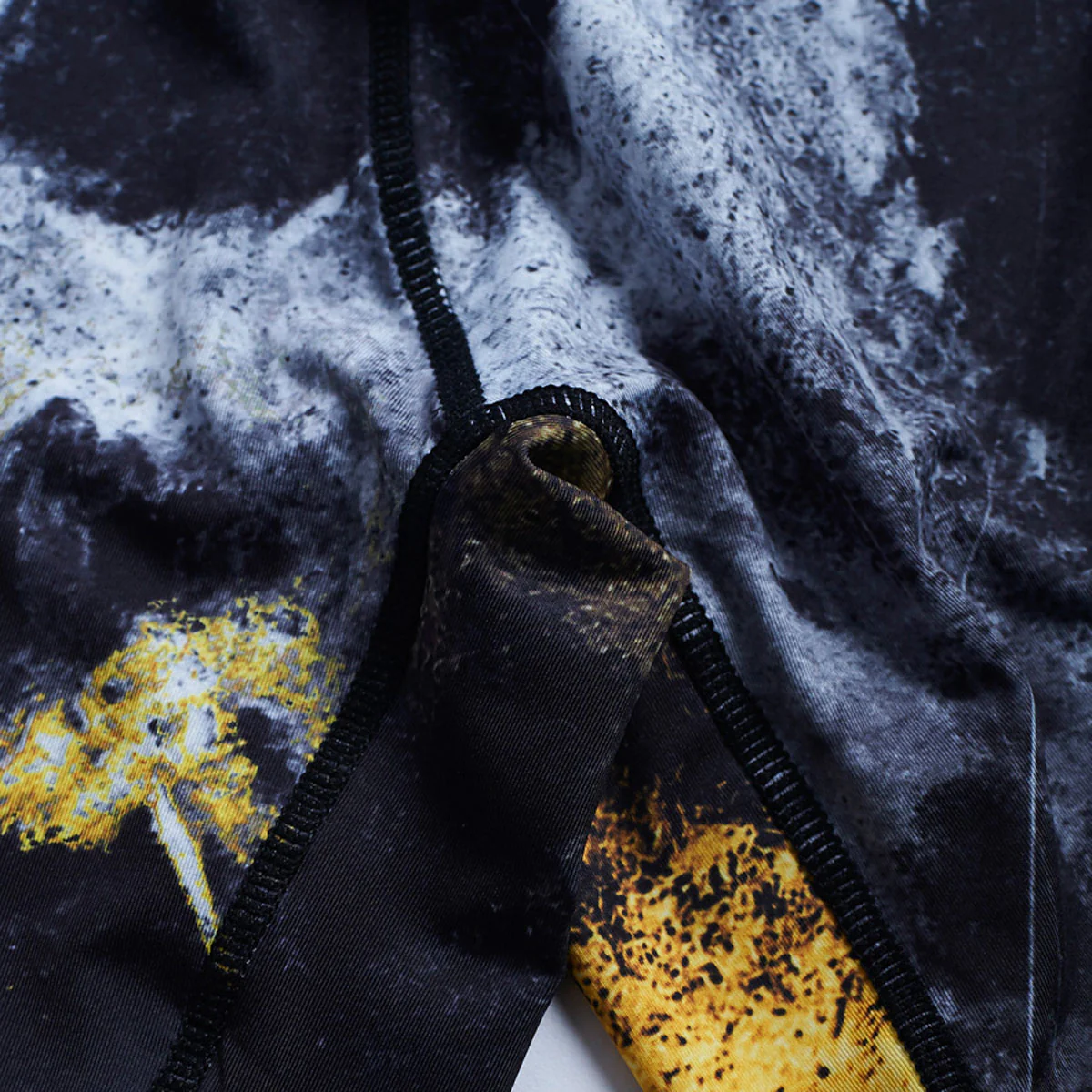 Rashguard Manto Disobey short sleeves  - Image 5