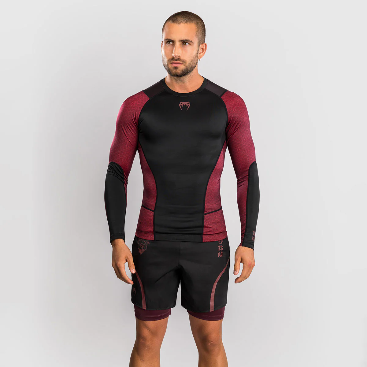 Rashguard Venum Assassin's Creed Shadows long sleeves Red-black  - Image 2