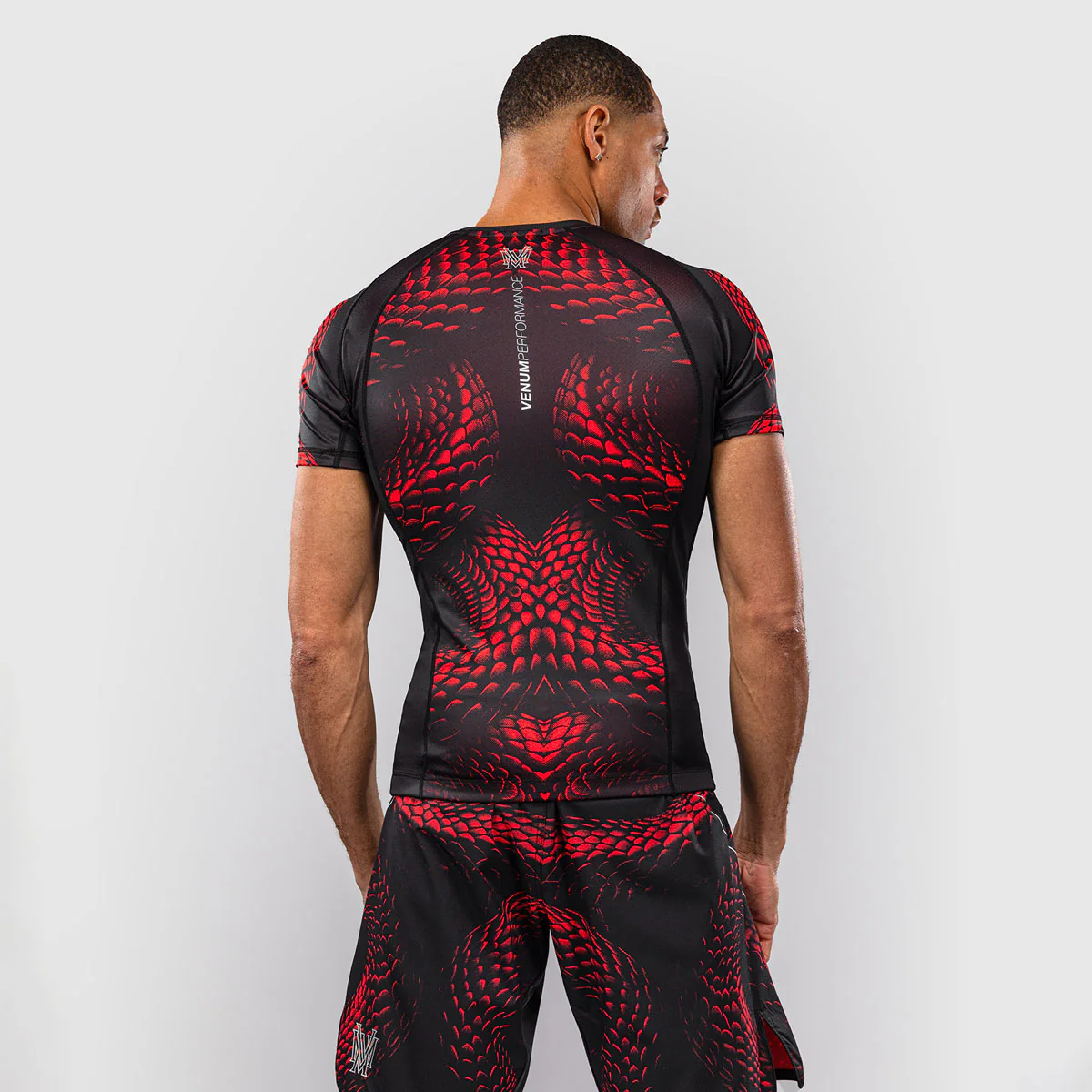 Rashguard Venum Matupa short sleeves Black-red  - Image 4