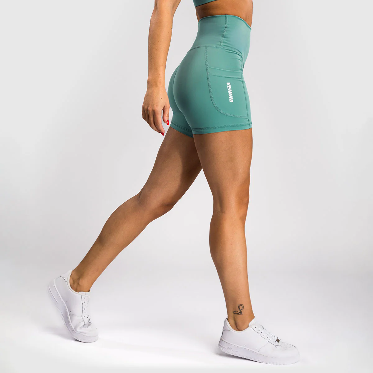 Short leggings Women Venum Essential Aqua green  - Image 3