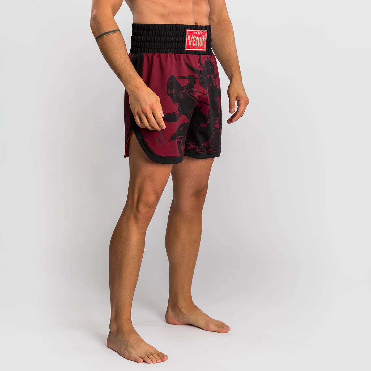 Shorts kick-thai Venum Assassin's Creed Shadows Red-black  - Image 2