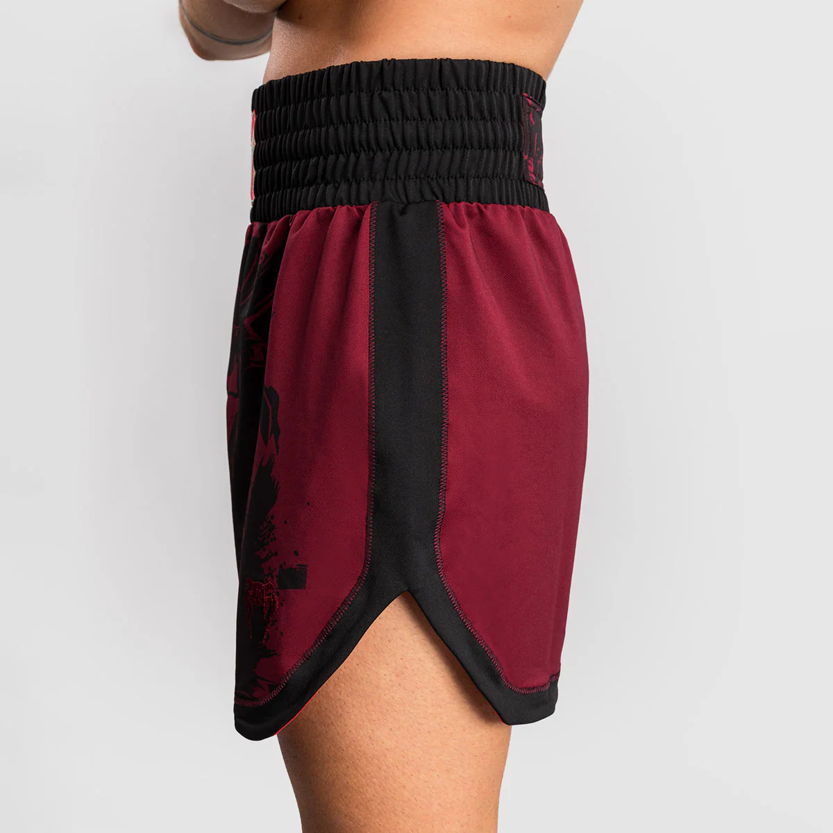 Shorts kick-thai Venum Assassin's Creed Shadows Red-black  - Image 5