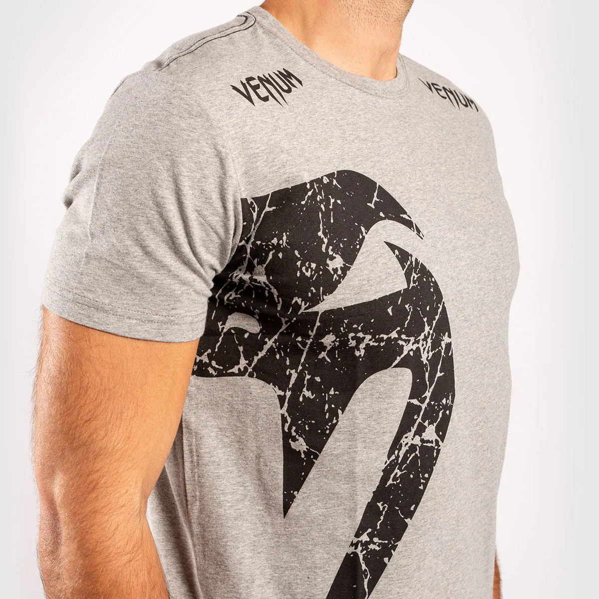 T-shirt in Cotton Venum Giant Gray-Black  - Image 8